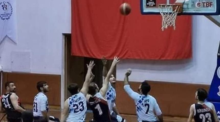 AD&Uuml; Gen&ccedil; Efeler Spor Kul&uuml;b&uuml; Tekerlekli Sandalye Basketbol Takımı 3&rsquo;te 3 yaptı