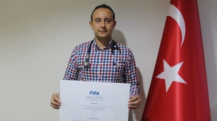 AD&Uuml; &Ouml;ğretim &Uuml;yesi FİFA&rsquo;nın resmi futbol doktoru oldu