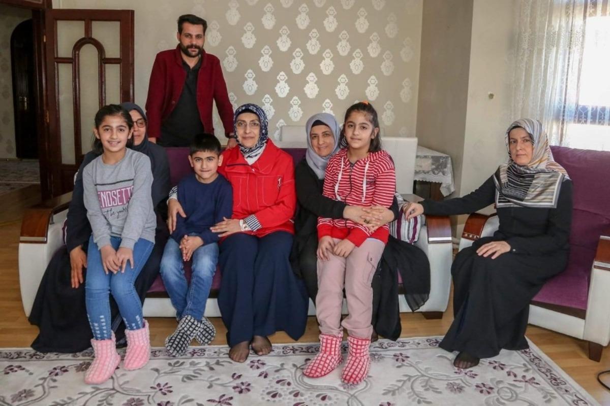 Vali Bilmez&rsquo;in eşi Meral Bilmez&rsquo;den &Ccedil;ocuk Evlerine ziyaret