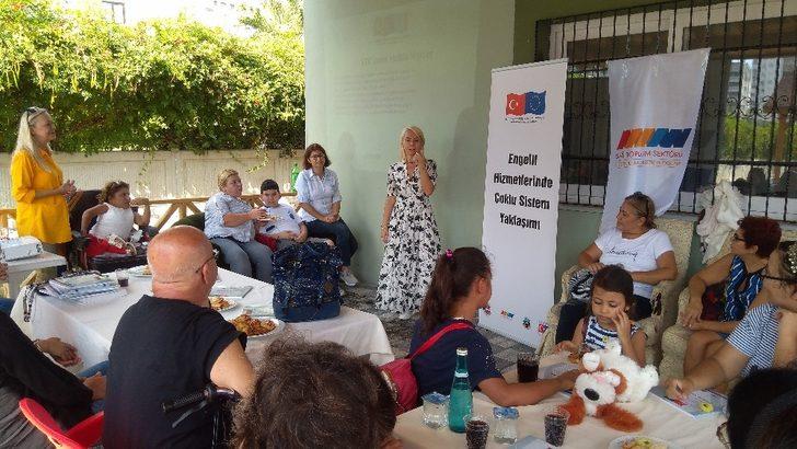 Engelli dernekleri el ele veriyor G1