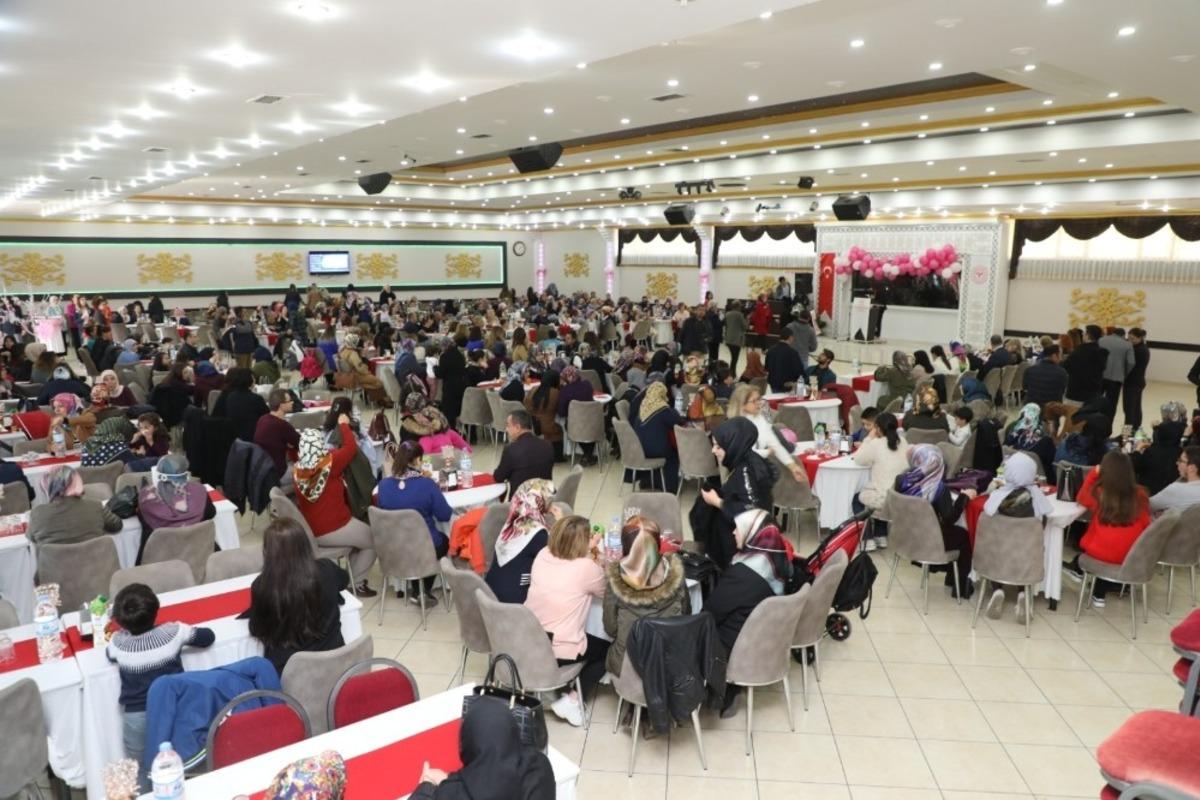 Erzincan&rsquo;da &ldquo;Meme Kanseri Moral ve Motivasyon&rdquo; etkinliği d&uuml;zenlendi