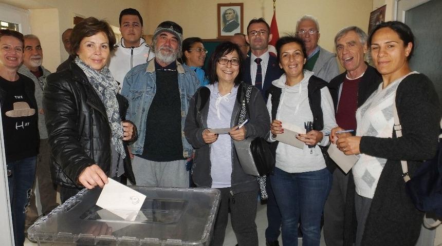 Burhaniye&rsquo;de mahalle meclisi se&ccedil;imi yapıldı