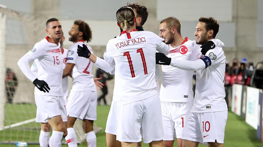 Millilerden tarihi performans!