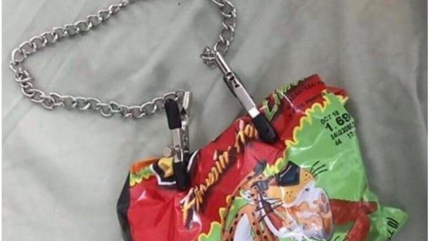 Göğüs ucu klipsini çok yanlış anlayan masum koca!