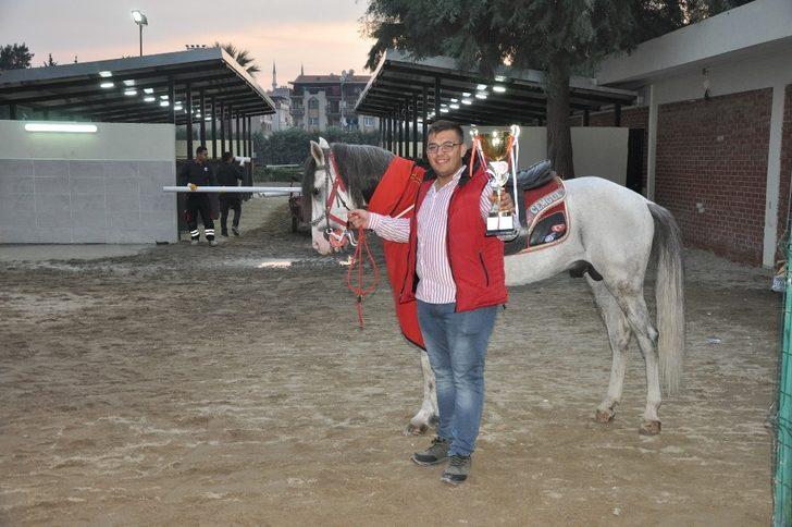 Sandıklılı genç atçı Türkiye ikincisi oldu G2