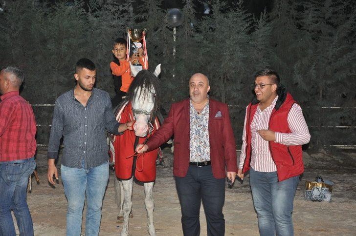 Sandıklılı genç atçı Türkiye ikincisi oldu G3