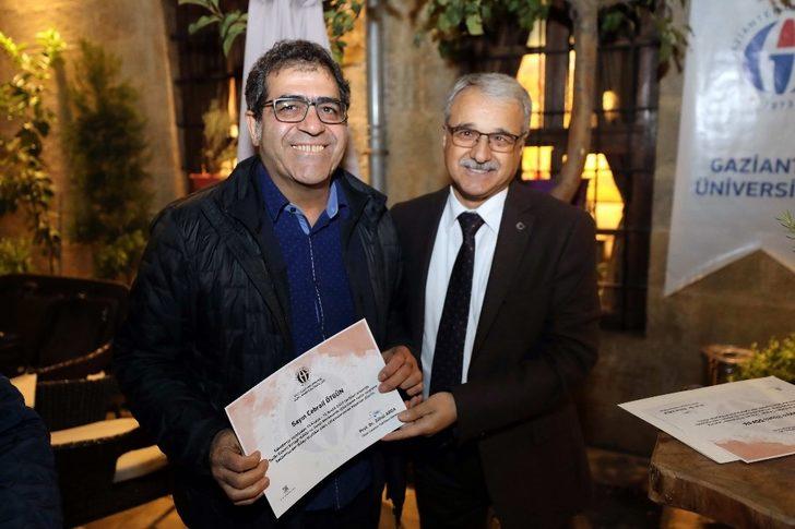 GAÜN’de iki öğretim üyesi sergi açtı G2