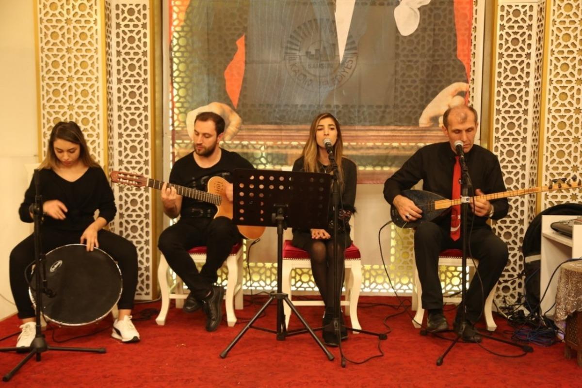 Atat&uuml;rk&rsquo;&uuml;n Sevdiği T&uuml;rk&uuml;ler ve Şiirler Konseri