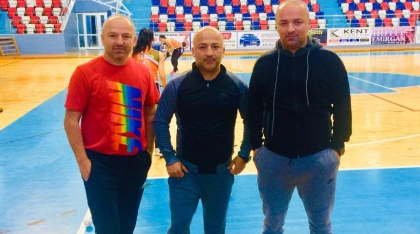 Hokey S&uuml;per Lig m&uuml;sabakalarında &uuml;&ccedil; kardeş birbirine rakip oldu