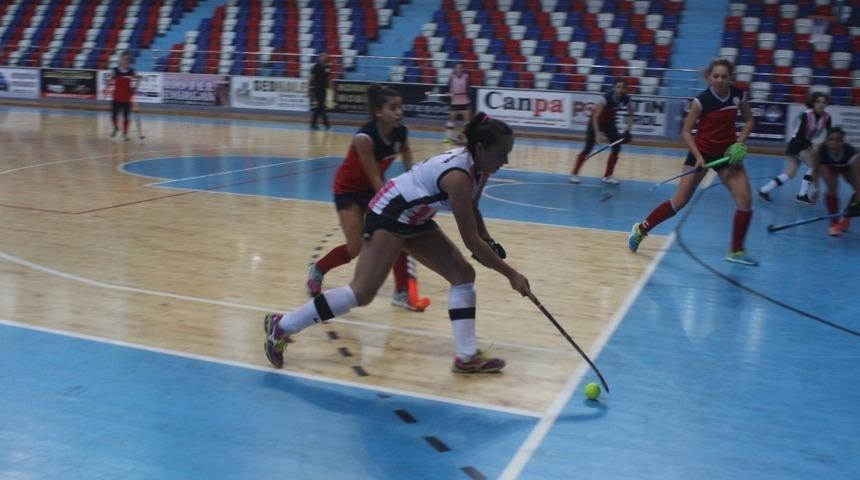 Kadınlar Hokey S&uuml;per Lig m&uuml;sabakaları Zonguldak&rsquo;ta oynanıyor