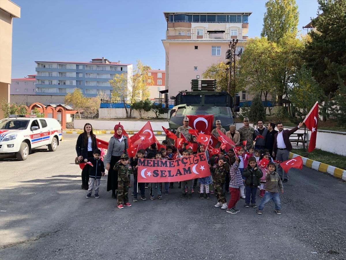 Minik &ouml;ğrencilerden Barış Pınarı Harekatı'na destek