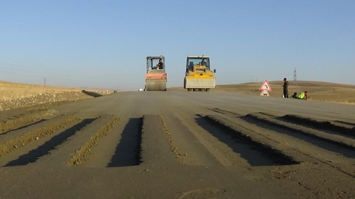 Muş&rsquo;ta silindirle sıkıştırılmış beton yol uygulaması