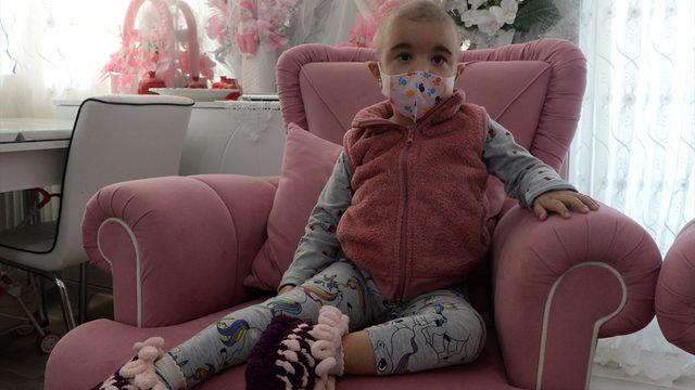 Vali Funda Kocabıyık, HLH hastası Esila bebeği ziyaret etti