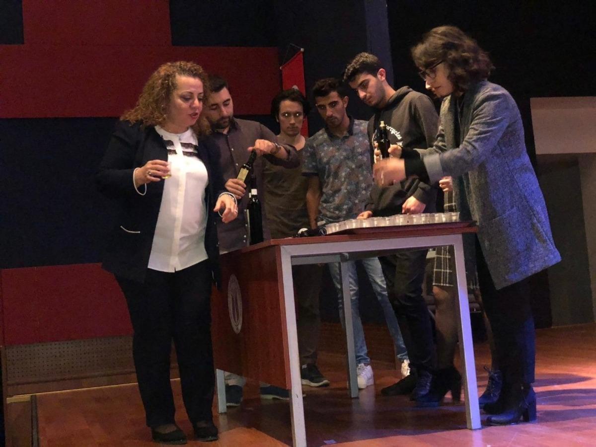SUB&Uuml;&rsquo;l&uuml; &ouml;ğrenciler zeytinyağı kalite kriterlerini &ouml;ğrendiler