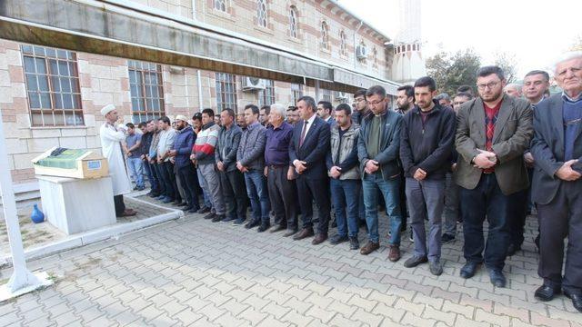 Haluk Levent’in yardım kampanyası başlattığı minik Tunahan son yolculuğuna uğurandı