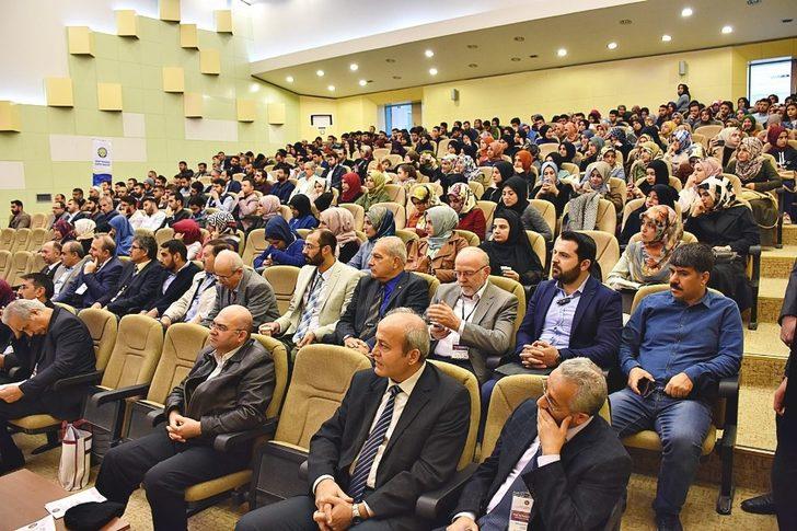 HRÜ’de  II. Uluslararası Mevlid-i Nebi sempozyumu  yapıldı G1