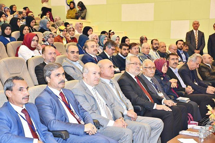 HRÜ’de  II. Uluslararası Mevlid-i Nebi sempozyumu  yapıldı G4