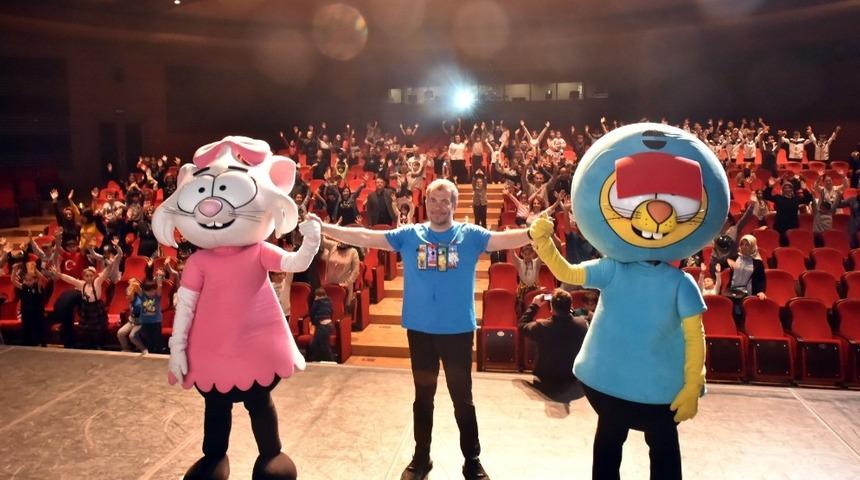 Beşiktaş&rsquo;ta l&ouml;semili &ccedil;ocuklara &rsquo;Kral Şakir&rsquo;den destek