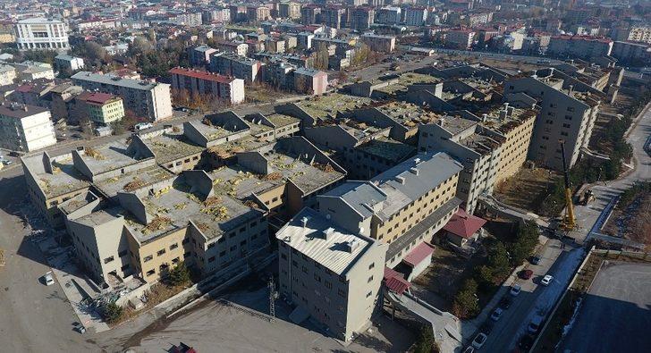 Atıl binanın yıkım sürecini Başkan Sekmen başlattı G3