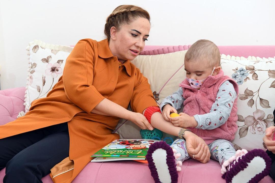 Vali Kocabıyık'tan HLH hastası Esila'ya ziyaret