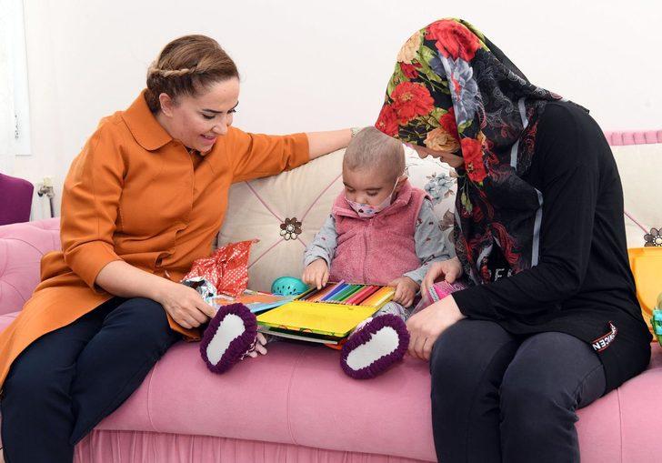 Vali Kocabıyık'tan HLH hastası Esila'ya ziyaret G4