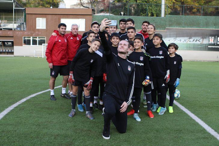 Karius'tan Beşiktaş'ın kadın ve altyapı takımına ziyaret G2