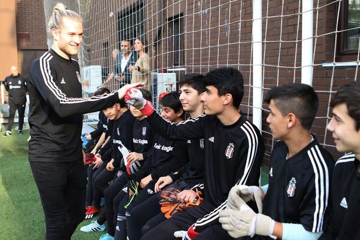 Karius'tan Beşiktaş'ın kadın ve altyapı takımına ziyaret G4