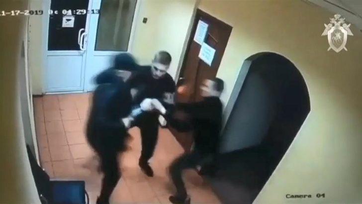 Rusya'da bardan kovulan alkollü adam pompalı ile dehşet yaşattı G4