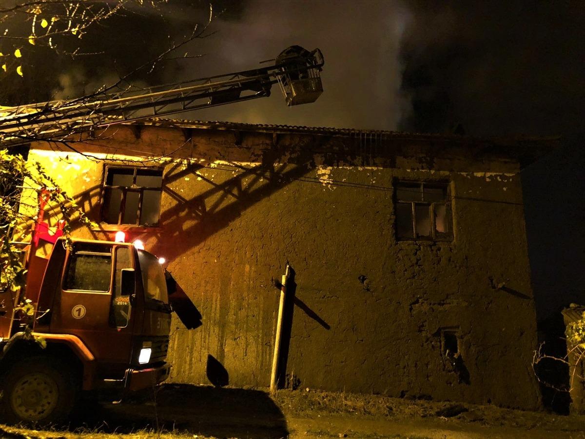 Burdur'da evinde yangın &ccedil;ıkan yaşlı kadın &ouml;ld&uuml;