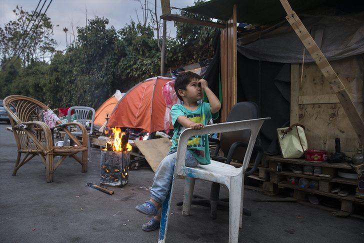 Yunanistan'da kamp dışındaki düzensiz göçmenler yaşam mücadelesi veriyor G3