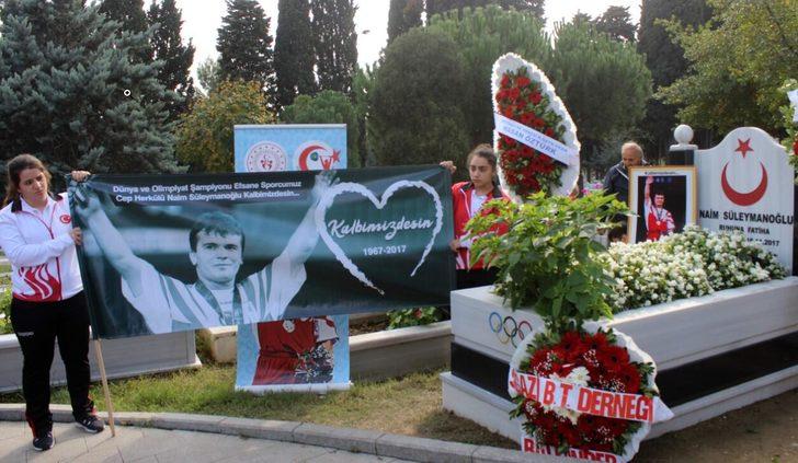 Naim Süleymanoğlu vefatının ikinci yıl dönümünde anıldı G1