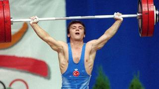 Naim Süleymanoğlu vefatının ikinci yıl dönümünde anıldı