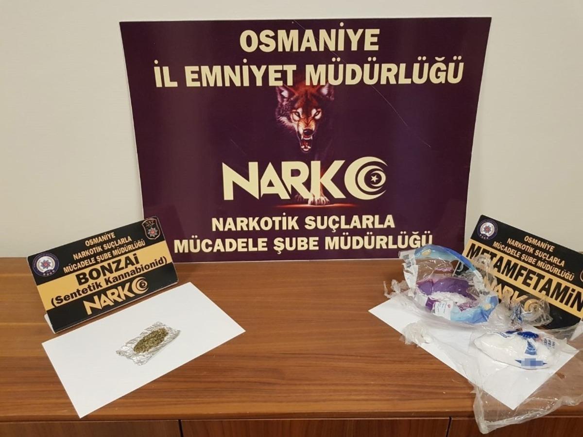 Otomobilin farından uyuşturucu &ccedil;ıktı