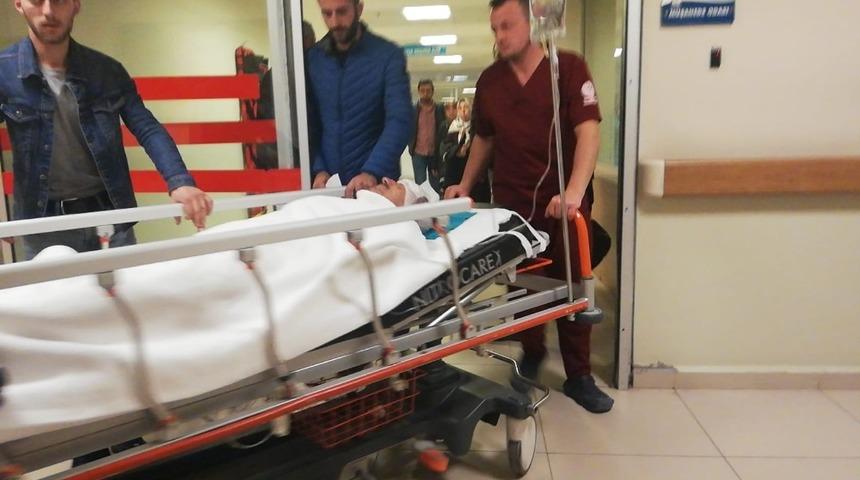 Kamyon trakt&ouml;re arkadan &ccedil;arptı 2 yaralı