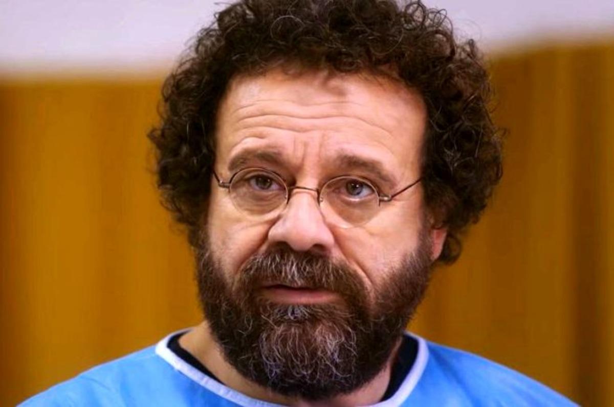 Mucize Doktor'un Adil Hoca'sı Reha &Ouml;zcan'ın kardeşi de kendisi gibi &uuml;nl&uuml; &ccedil;ıktı!