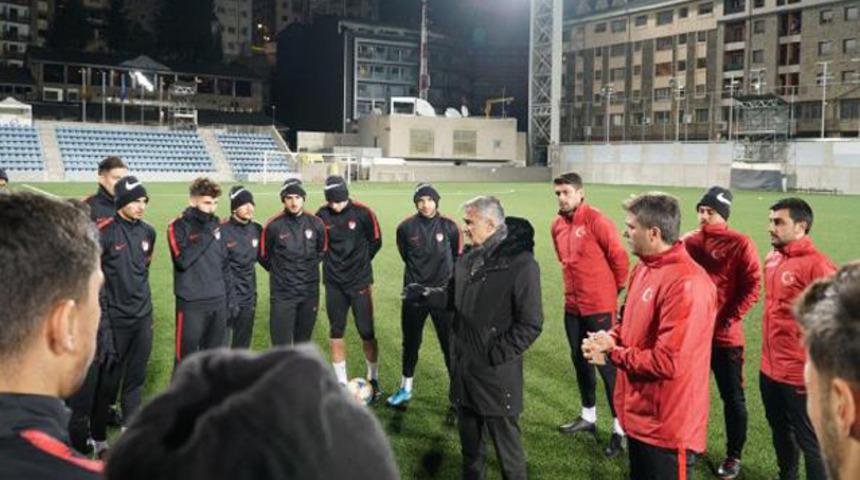 Şenol G&uuml;neş'ten, &Uuml;mit Milli Takım'a destek