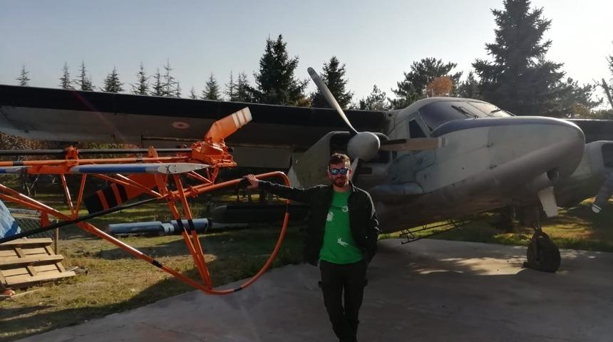 &lsquo;Skydiving&rsquo; sporu yapan paraş&uuml;t&ccedil;&uuml;y&uuml; d&uuml;ş&uuml;yor sandılar