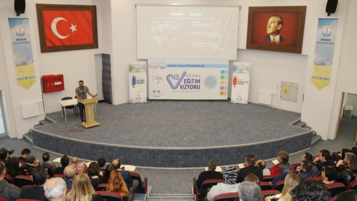 K&uuml;tahya&rsquo;da okul ve kurum idarecilerine &lsquo;okul/kurum liderliği&rsquo; eğitimi