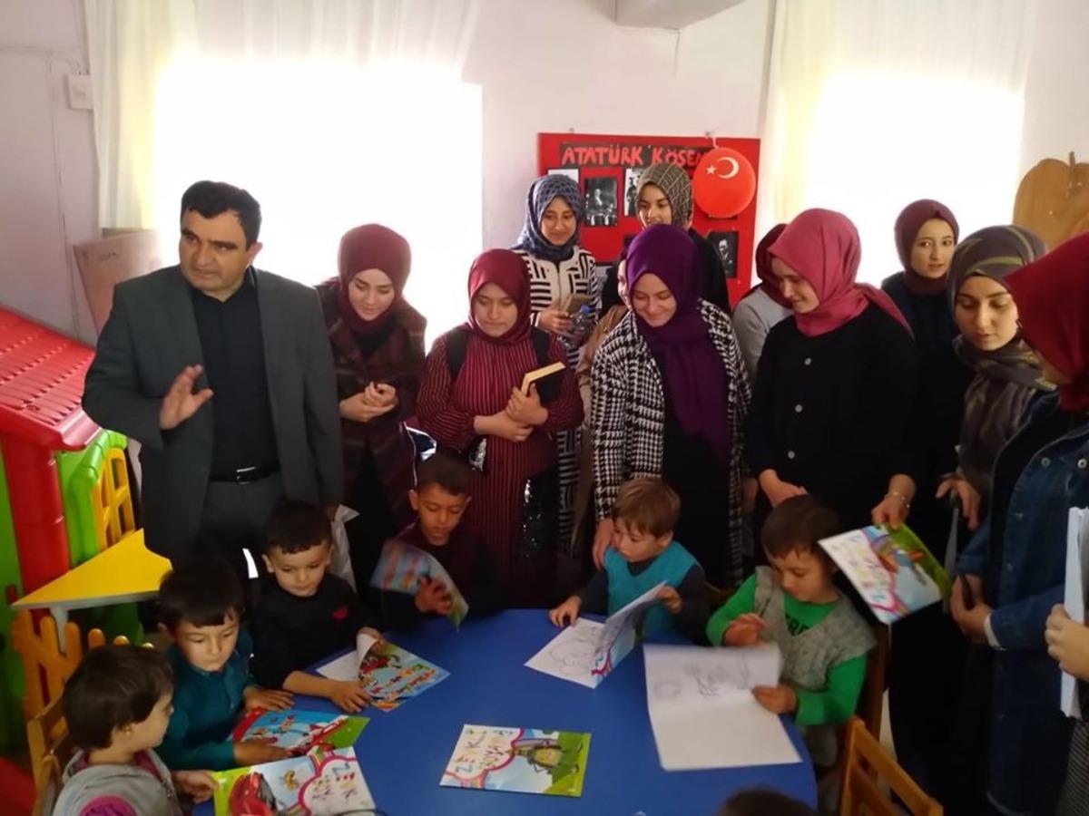 Emet&rsquo;te merkez ve k&ouml;yler kitap okuyor