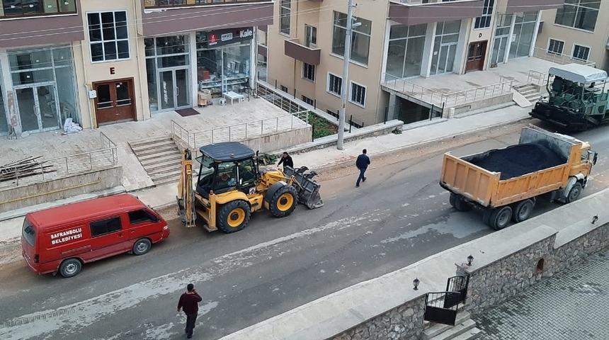 Safranbolu&rsquo;da asfalt &ccedil;alışması s&uuml;r&uuml;yor