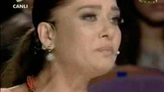 Şehitler için ağladı