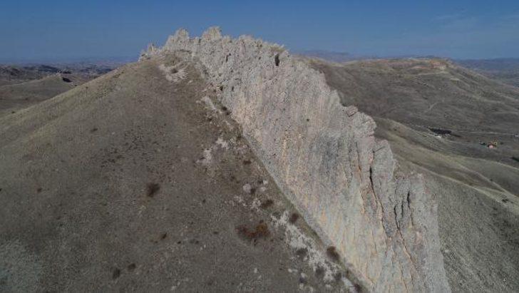 Sivas'ta inanılmaz görüntü! 'Doğal Çin Seddi' G2