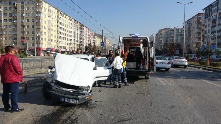 Kayseri’de trafik kazası: 2 yaralı G2