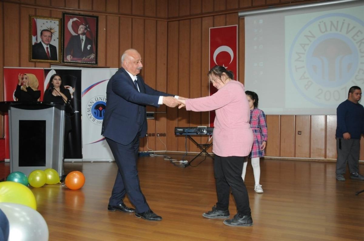 Batman &Uuml;niversitesi down sendromlu bireylerle buluştu