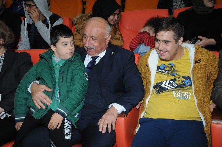 Batman Üniversitesi down sendromlu bireylerle buluştu G3