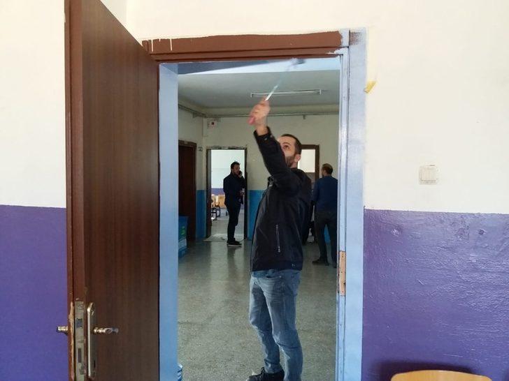 Fedakar öğretmenler okulu güzelleştirdi G3