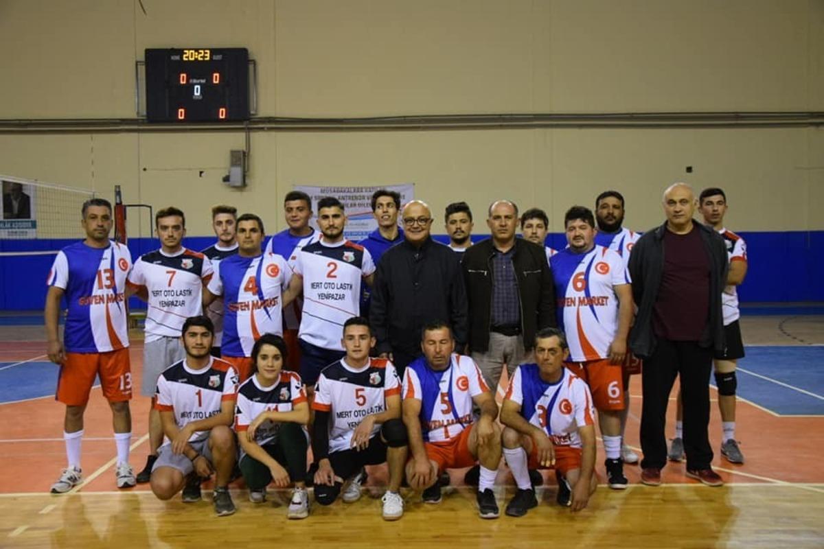 Yenipazar&rsquo;da herkes sahaya iniyor