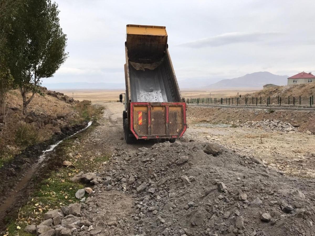 &Ccedil;aldıran Belediyesinden yol yapım &ccedil;alışması