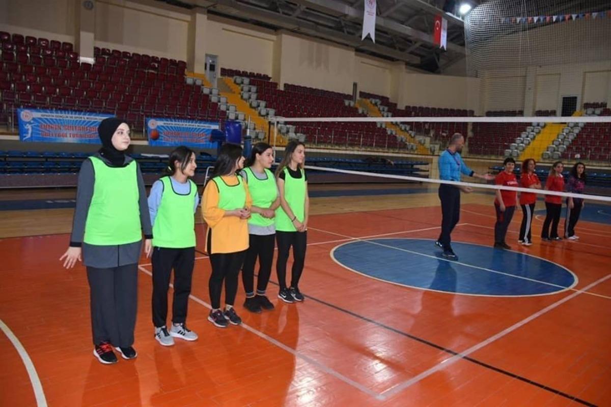 Evinin Sultanları Voleybol Turnuvası başladı