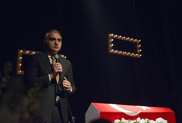 Usta oyuncu Yıldız Kenter için Kenter Tiyatrosunda tören G3